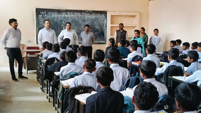 शिक्षिका दीपा साहू एवं कविता साहू को जारी किया गया नोटिस...