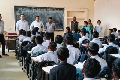 शिक्षिका दीपा साहू एवं कविता साहू को जारी किया गया नोटिस...