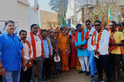 भाजपा के अध्यक्ष प्रत्याशी सरस्वती नरेंद्र साहू को मिल रहा भारी ज़न समर्थन,