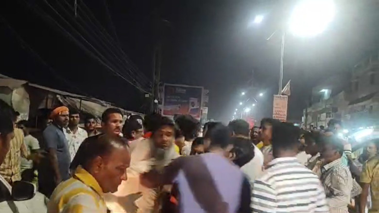 चुनाव प्रचार के दौरान दो पक्षों में जमकर मारपीट, बवाल से छावनी में तब्दील हुआ इलाका