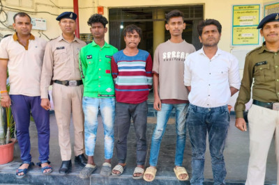 नॉन ड्यूटी पैड शराब तस्करी करने  वाले आरोपी चढ़े पुलिस के हाथे