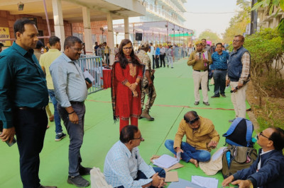 नगरीय निकाय आम निर्वाचन 2025 के लिए मतदान सामग्री का हुआ वितरण