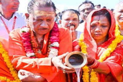महाकुंभ : मुख्यमंत्री विष्णुदेव साय ने त्रिवेणी संगम में लगाई आस्था की डुबकी...