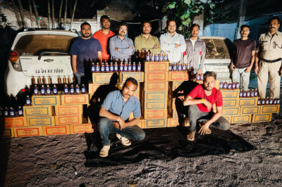 आबकारी विभाग दुर्ग ने जप्त की एम.पी. की मदिरा, 02 आरोपी गिरफ्तार एवं 02 वाहन जप्त...