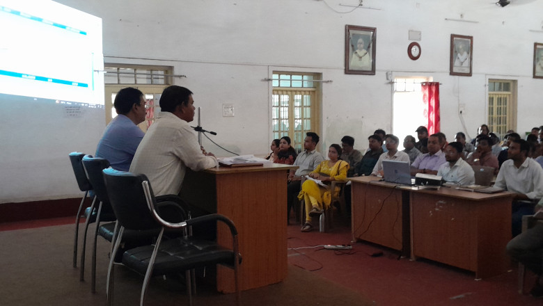 बैठक में आयुक्त ने उप अभियंताओं से शौचालय मरम्मत के अलावा वार्ड की भौगोलिक स्थिति अनुसर रोड नाली की जानकारी देने एवं मानिटरिंग के निर्देश...