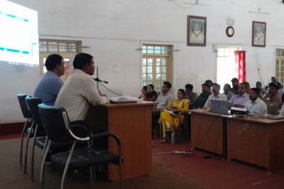 बैठक में आयुक्त ने उप अभियंताओं से शौचालय मरम्मत के अलावा वार्ड की भौगोलिक स्थिति अनुसर रोड नाली की जानकारी देने एवं मानिटरिंग के निर्देश...