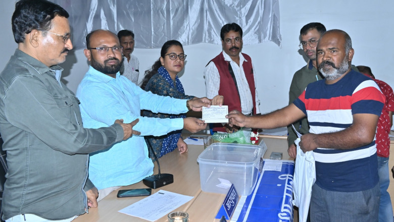 निगम भिलाई में पारदर्शिता के साथ लाटरी निकालकर 24 हितग्राहियो को आवास आबंटन किया गया।