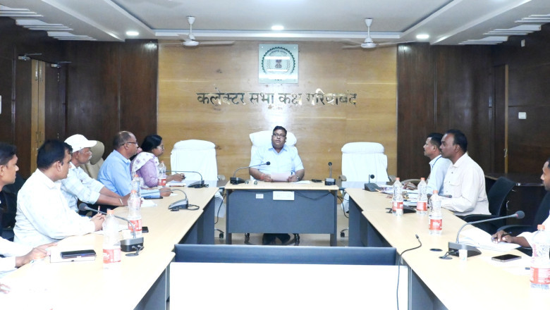 कलेक्टर अग्रवाल ने प्रश्न पत्र प्राप्त करने हेतु कर्मचारियों की ड्यूटी लगाई...