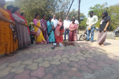 महापौर निधि से संवरेगा सांई मंदिर द्वार  - होगा बैडमिंटन कोर्ट का फैसिंग...