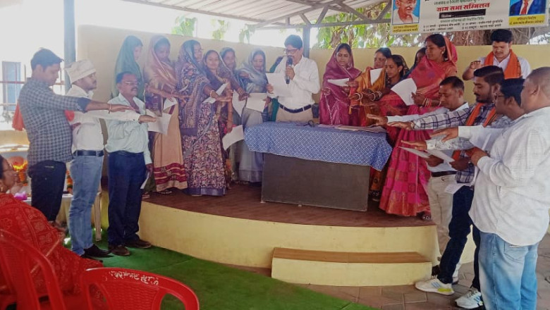 उतई:आज ग्राम पंचायत खोपली के भाजपा नेत्री मंजू फत्तेलाल वर्मा ने पंचों के साथ ली ग्राम विकास की शपथ.....