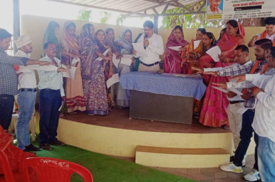 उतई:आज ग्राम पंचायत खोपली के भाजपा नेत्री मंजू फत्तेलाल वर्मा ने पंचों के साथ ली ग्राम विकास की शपथ.....