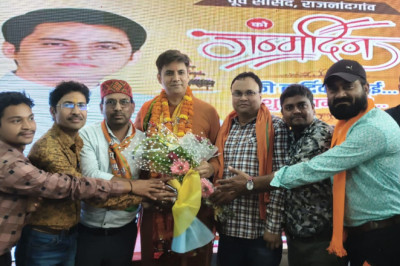 भाजपा झुग्गी झोपड़ी प्रकोष्ठ ने पूर्व सांसद माननीय श्री अभिषेक सिंह जी को जन्मदिन की बधाई दी - मनोज निर्वाणी