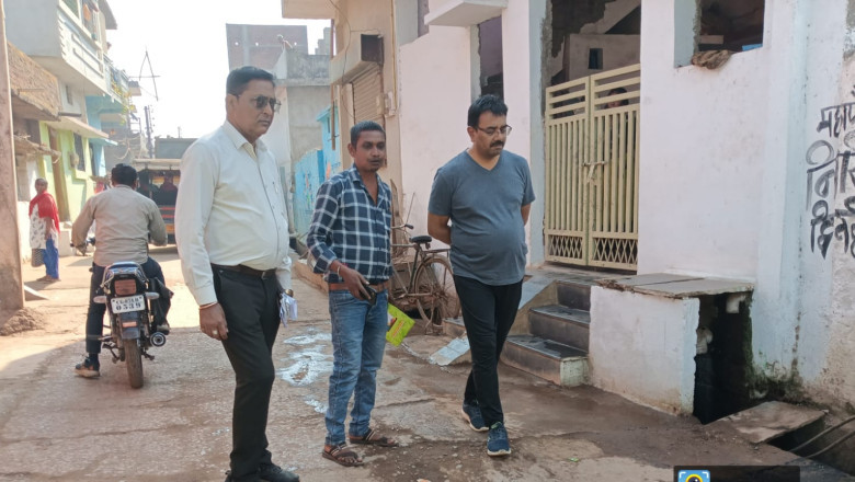 दीवान टोला की जनता से भेट कर महापौर मधुसूदन यादव ने साफ सफाई एवं  पेयजल की स्थिति से हुये अवगत...