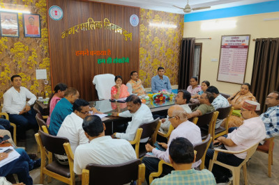 आज एमआइसी के सदस्य और अधिकारी ने विभागवार बजट पर चर्चा किया गया: