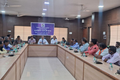 बेमेतरा में राजनीतिक दलों की बैठक : निर्वाचन प्रक्रिया में सुधार के लिए दिए गए सुझाव...
