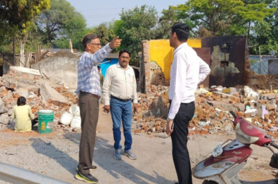 अटल परिसर निर्माण कार्य स्थल का आयुक्त ने किया अफसरो के साथ निरीक्षण,कहा शीघ्र निर्माण कार्य मे बाधित बेजा कब्जा को हटवाने दिए निर्देश: