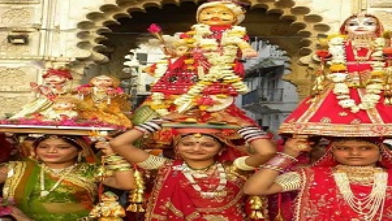 दिव्य भव्य विशाल गणगौर नक्षत्र राजानंदगांव खंडेलवाल महिला मंडल द्वारा  दिवास्वप्न एवं अखंड स्वर की मंगल कामना ईशर गौरा की नैनाभीराम आकर्षक हुँकी