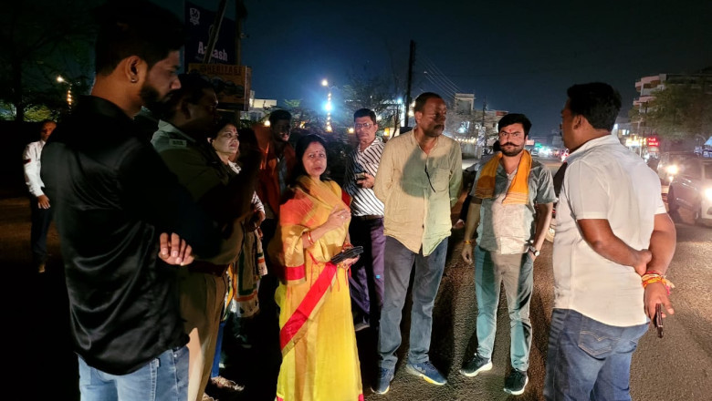 महापौर ने कातुलबोर्ड ओवर अंडर ब्रिज पहुँची, शाम को यातायात व्यवस्था का किया जायजा,तत्काल यातायात पुलिस व्यवस्था दुरुस्त किया गया...