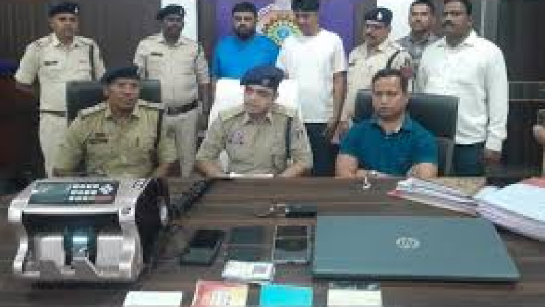 फर्जी दिल्ली पुलिस और सीबीआई अधिकारी बनकर की करोड़ों की ठगी...