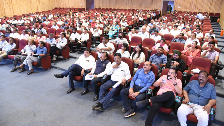 देश और प्रदेश के विकास में उद्योग का महत्वपूर्ण योगदान - कलेक्टर सिंह...