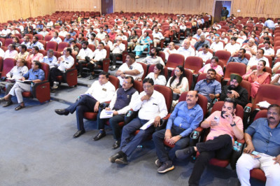 देश और प्रदेश के विकास में उद्योग का महत्वपूर्ण योगदान - कलेक्टर सिंह...