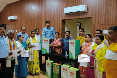 महापौर श्रीमती अलका बाघमार एवं कमिश्नर सुमित अग्रवाल ने सेवानिवृत्त कर्मचारियों के उज्ज्वल व सुखद भविष्य की कामना की...