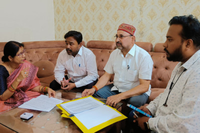 महापौर श्रीमती अलका बाघमार व स्वास्थ्य प्रभारी नीलेश अग्रवाल ने स्वास्थ्य विभाग की समीक्षा करते हुए दिए निर्देश...