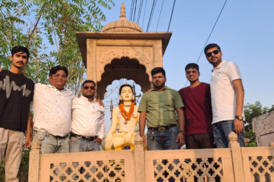 खंडेलवाल समाज कुलभूषण संत शिरोमणि 1008 संत सुंदर दास जी का 429वां अवतरण दिवस राजनंदगांव खंडेलवाल युवा कल्याण संगठन ने मनाया....