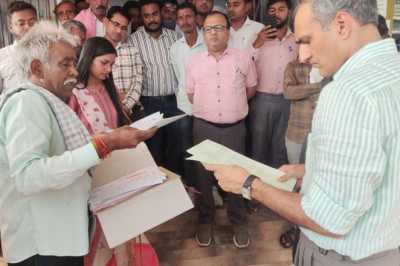 सुशासन तिहार की तैयारी जोरों पर, कलेक्टर ने स्वास्थ्य केंद्र सहित एसडीएम, तहसील लोक सेवा केंद्र आदि कार्यालयों का किया निरीक्षण...