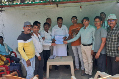 डोंगरगांव विधायक दलेश्वर साहू जी एवं खुज्जी विधायक भोलाराम साहू जी को प्रमोशन में आरक्षण हेतु सौंपा गया ज्ञापन...