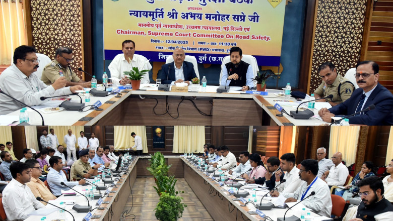 सड़क दुर्घटनाओं को रोकने के लिए जनजागरूकता अभियान चलाएं...