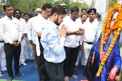 कलेक्टर ने डॉ. भीमराव अम्बेडकर की जयंती पर उन्हें किया नमन...
