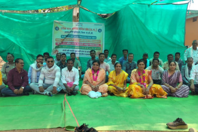 पंचायत सचिवों के क्रमिक भूख हड़ताल में 3 सचिवों का निधन:_।* पंचायत सचिव 18 मार्च से अनिश्चित कालीन हड़ताल पर डटे हुवे है,,