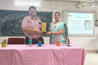 डॉ खूबचंद बघेल शासकीय महाविद्यालय भिलाई -3 में डॉ. भीमराव अंबेडकर जयंती उपलक्ष्य में ‘हमारा संविधान हमारा स्वाभिमान’पर व्याख्यान का आयोजन किया गया...