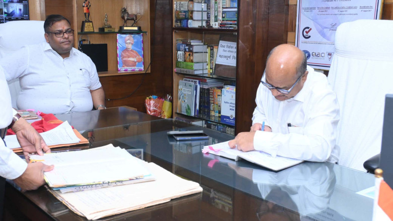 जिले के नवनियुक्त कलेक्टर भगवान सिंह उईके ने किया पदभार ग्रहण...