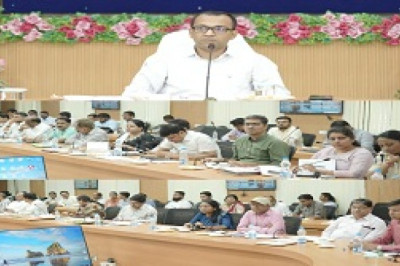 समय-सीमा की बैठक में कलेक्टर ने की सुशासन तिहार में लंबित पत्रों की विभागवार समीक्षा...