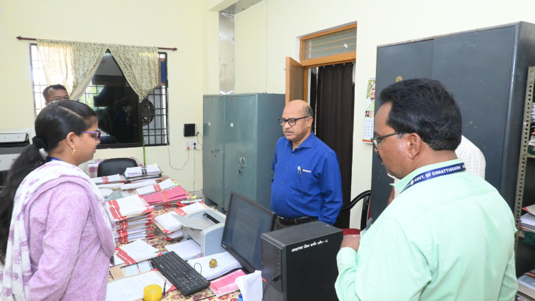 कार्यालयीन व्यवस्था एवं साफ-सफाई का भी लिया जायजा...