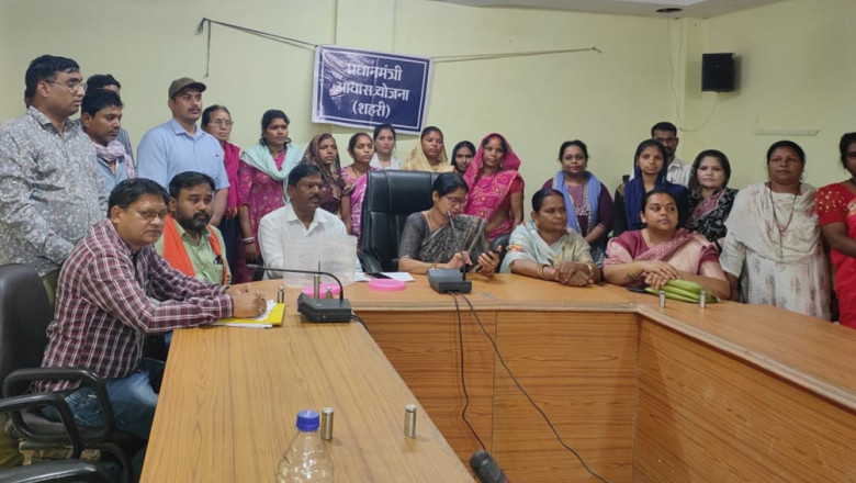 महापौर ने कहा प्रधानमंत्री की सोच है कि सभी नागरिकों के सर पर छत हो। उन्हे सस्ते व अच्छे मकान उपलब्ध कराया जावे...
