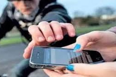 छतीसगढ़ : बहन से बात कर रही युवती से बाइक सवारों ने छीना मोबाइल...