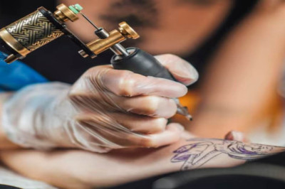 पहलगांव आतंकियों को करारा जवाब  पहलगाम आतंकी हमले के बाद Tattoo बनाने उमड़ रही भीड़, जानिए ऐसा क्या लिखवा रहे हैं लोग