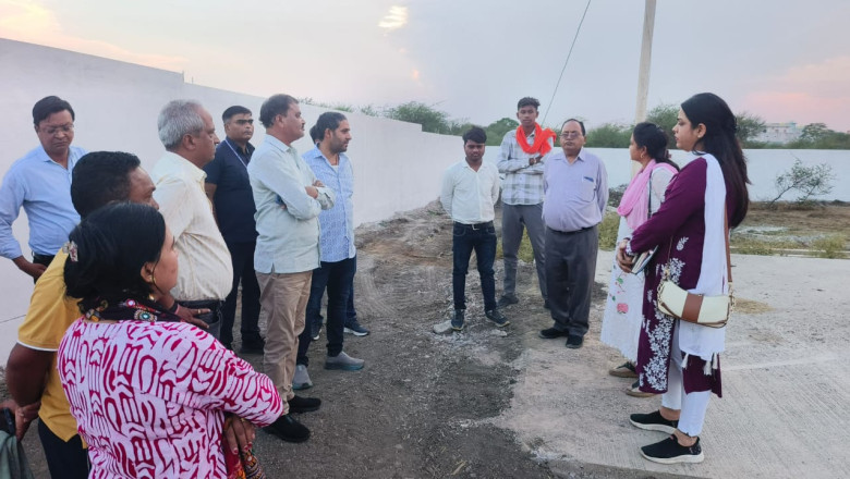 पत्रकार कालोनी में मूलभूत सुविधा रोड, नाली, निर्माण कार्य का महापौर ने किया निरीक्षण