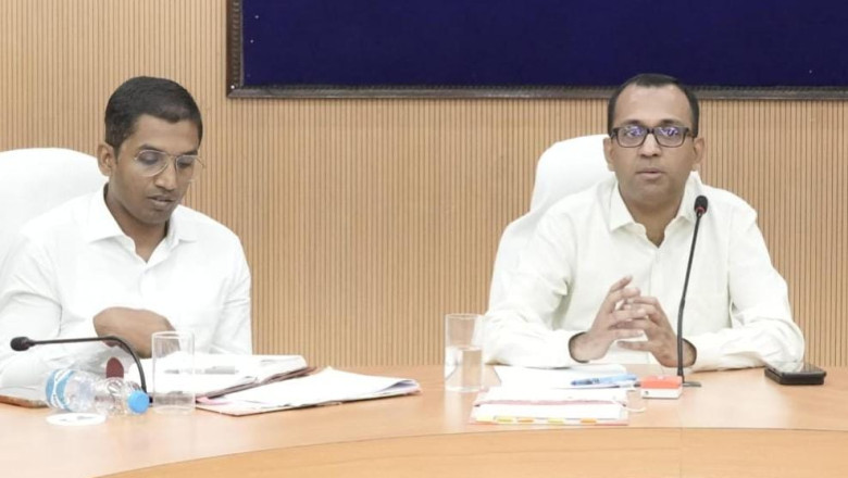 समय-सीमा की बैठक में कलेक्टर ने विभागीय कार्यों की समीक्षा की...