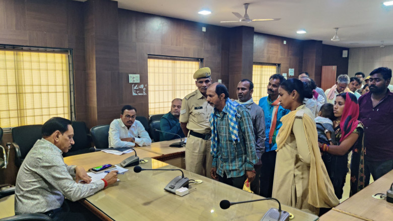 अपर कलेक्टर ने सुनी जनदर्शन में लोगों की समस्याएं, आज जनदर्शन में 25 आवेदन प्राप्त हुए...