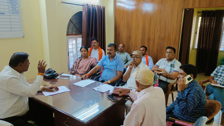 लोक कर्म प्रभारी ने ली समिति के सदस्यों व अधिकारियों के साथ निगम में विकास कार्यों को लेकर बैठक: