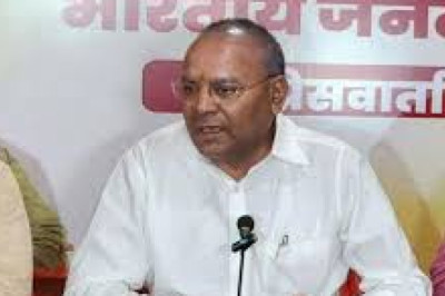 पूर्व मंत्री अजय चंद्राकर ने जातिगत जनगणना पर कांग्रेस को घेरा, नगर निगम पार्षदों के इस्तीफे पर कसा तंज, बोरे बासी दिवस को बताया पॉलीटिकल स्टंट