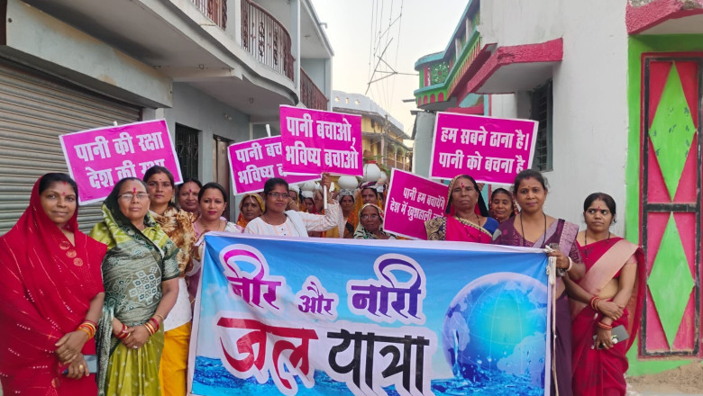 सोमनी से लगे ग्राम ईरा, धीरी, सांकरा में जल संरक्षण के लिए चलाए जा रहे हरियाली बाहिनी नीर और नारी जल यात्रा