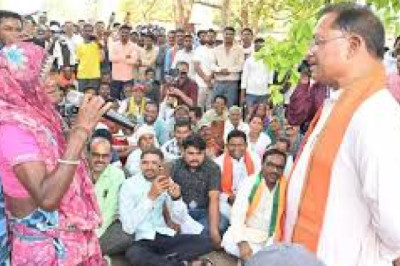 CM विष्णु देव साय ने जन चौपाल में कहा : नवविवाहिताओं को भी जल्द मिलेगा महतारी वंदन योजना का लाभ...