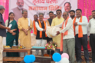 सुशासन तिहार में समाधान शिविर के माध्यम से ग्रामीणों को मिला समस्याओं का समाधान...