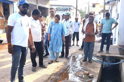 ठेकेदार को सीख, गुणवत्ता पूर्वक कार्य करे - महापौर शशि - नागरिकों की मांग को पूरा करने दी आश्वासन...