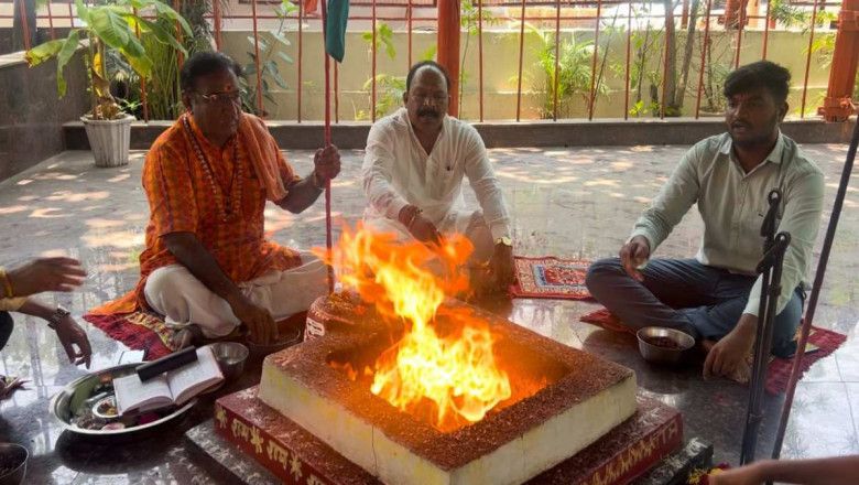 भारत-पाकिस्तान तनाव के बीच राजधानी में हिंद सेना के विजय के लिए किया गया हवन, विजयश्रोत का पाठ कर मां बंगलामुखी से मांगा आशीर्वाद…